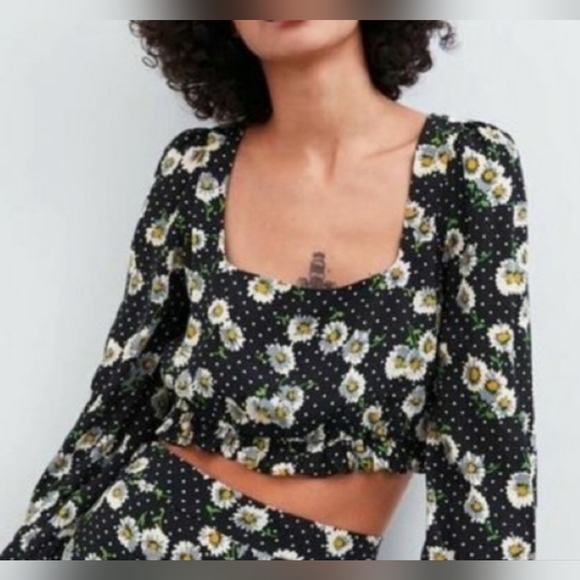 Zara Women's Black Floral Daisy Print Long Sleeve Square Neck Crop Top, SMALL - Picture 4 of 8
